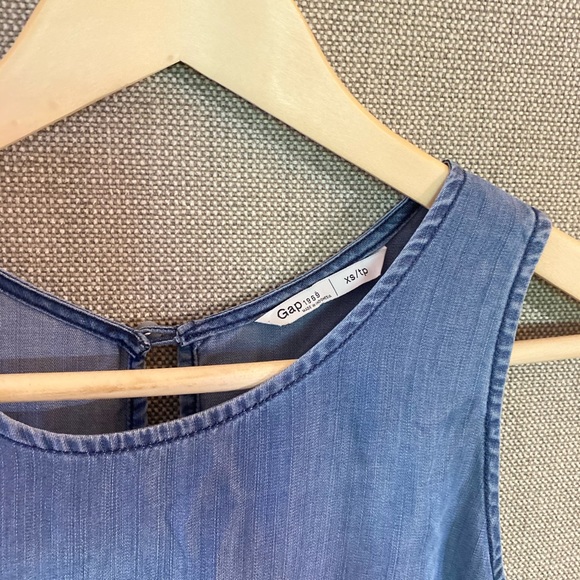 GAP sleeveless denim top - Picture 2 of 5